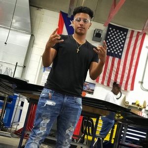 Meet your Posher, Jonathan